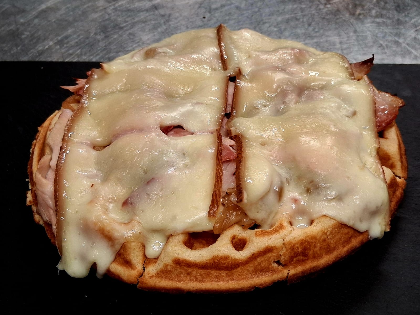 Produit Gaufre Jambon Cuit - Oignons - Raclette